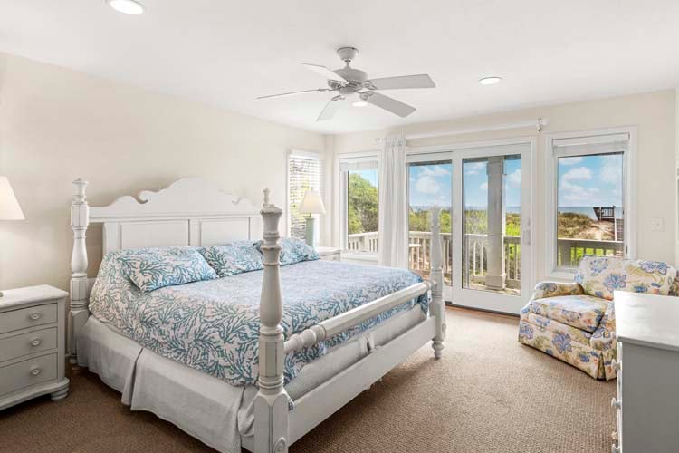 1st Floor King with Private Bath