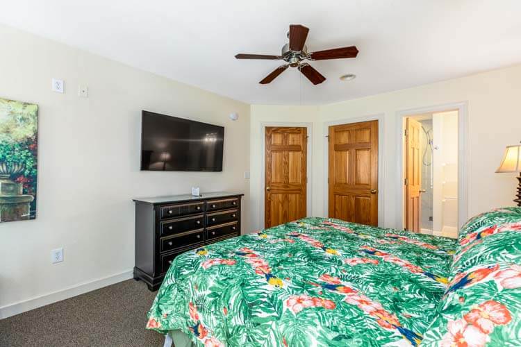 2nd Floor King with Private Bath (2)