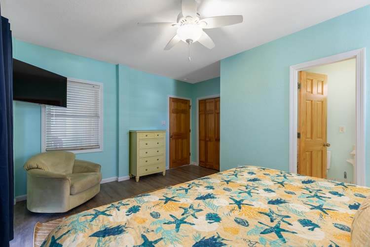 Ground Floor King with Private Bath