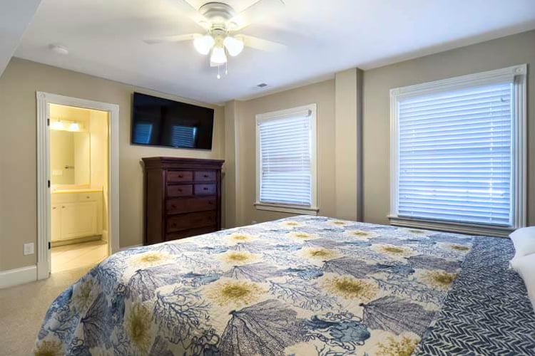 Ground Floor King with Private Bath