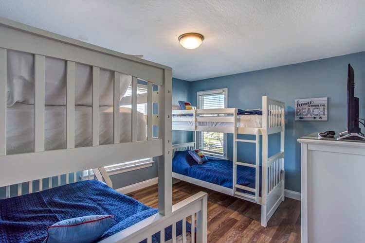 1st Floor Pyramid & Twin Bunk Bedroom