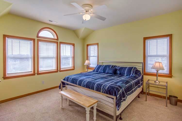 2nd Floor King with Private Bath