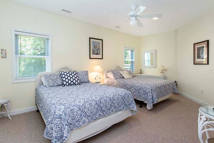 Ground Floor Queens with Shared Bath