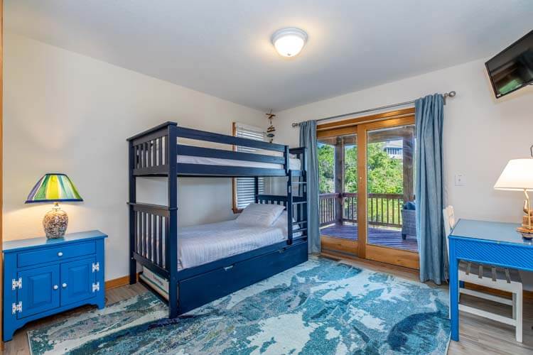 1st Floor Twin Bunk with Private Bath