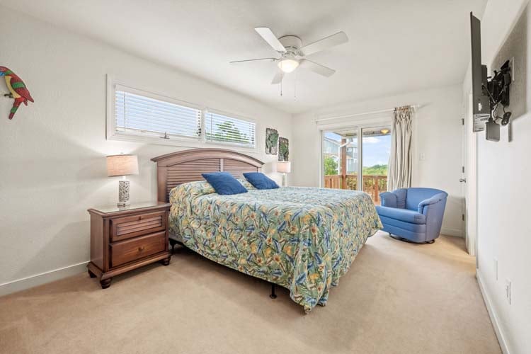 1st Floor King with Private Bath