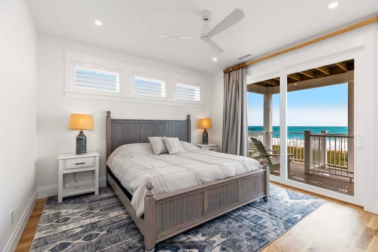 1st Floor King with Private Bath