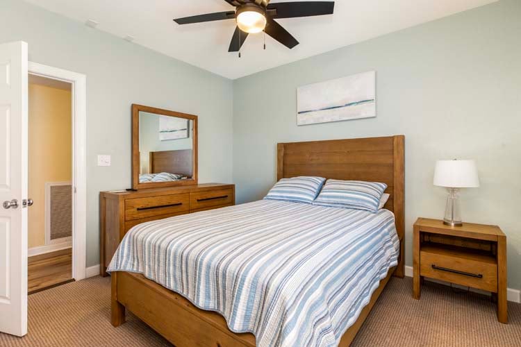 Ground Floor Queen with Private Bath