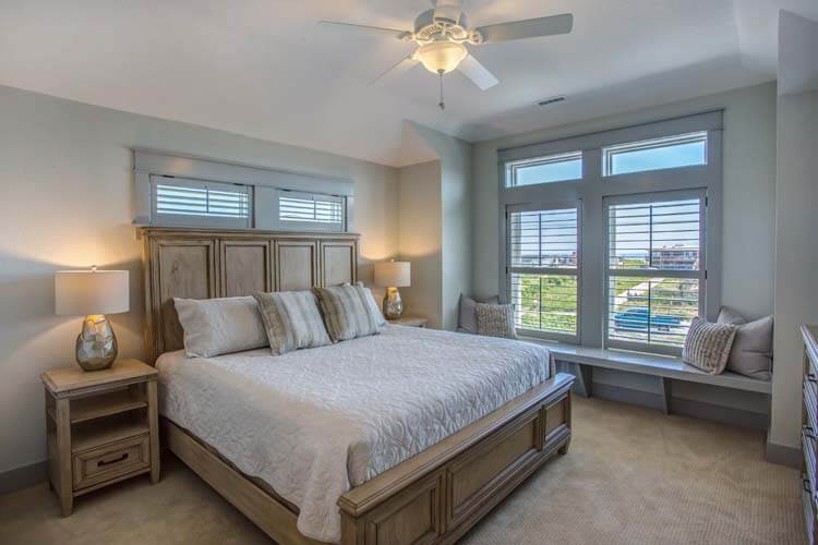 2nd Floor King with Private Bath