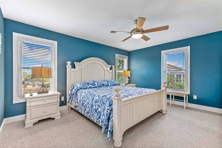 1st Floor King with Private Bath