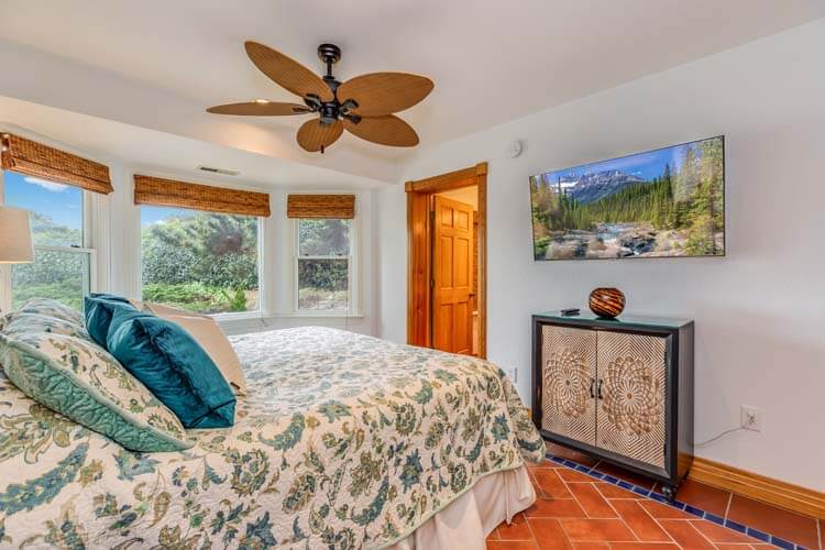 Ground Floor King with Private Bath