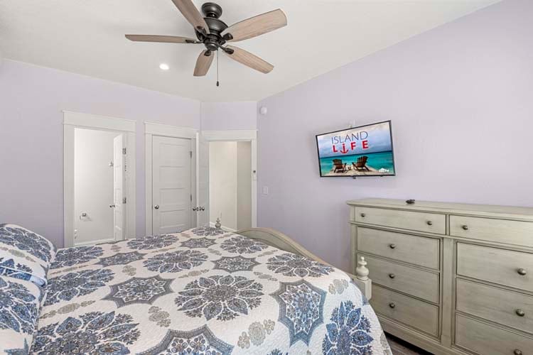 Poolhouse King with Private Bath (23)