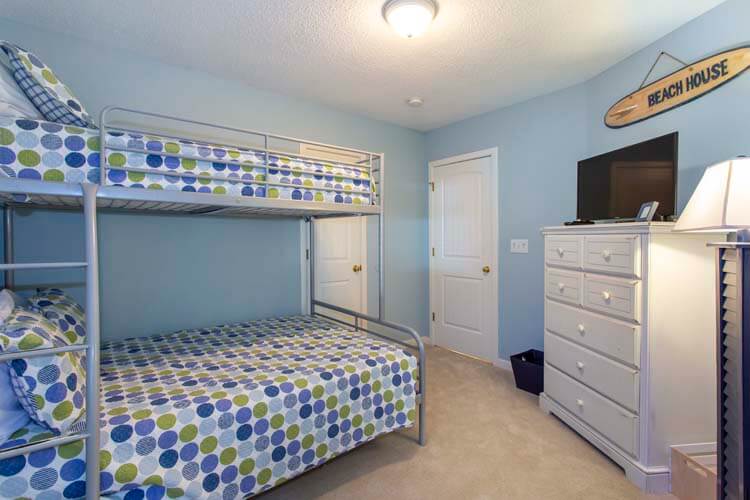 Ground Floor Pyramid Bunk with Shared Bath