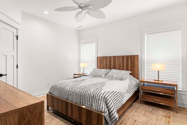 1st Floor Queen with Private Bath (13)