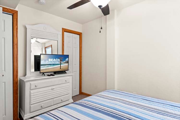 Ground Floor Queen with Shared Bath