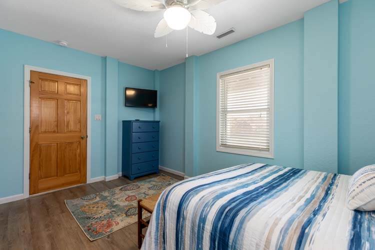 Ground Floor Queen with Private Bath