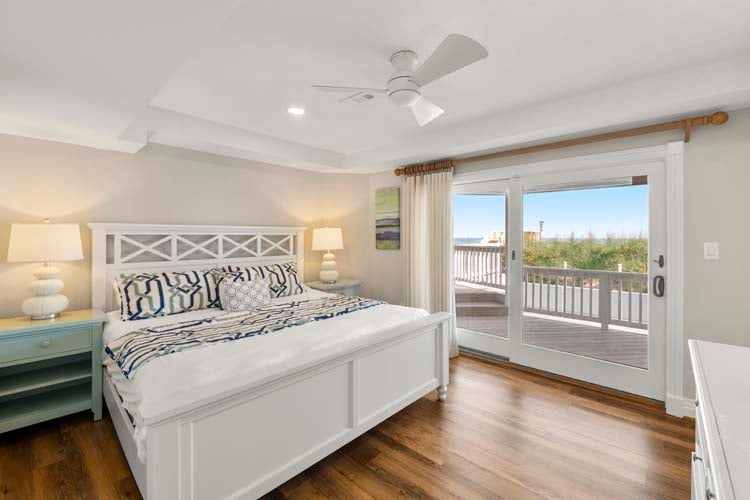 1st Floor King with Private Bath