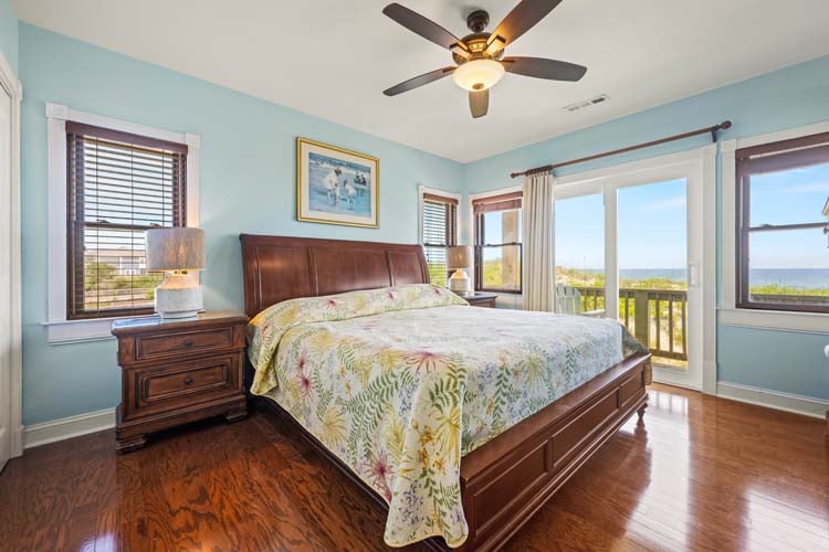 1st Floor King with Private Bath