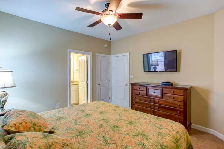 Ground Floor King with Private Bath