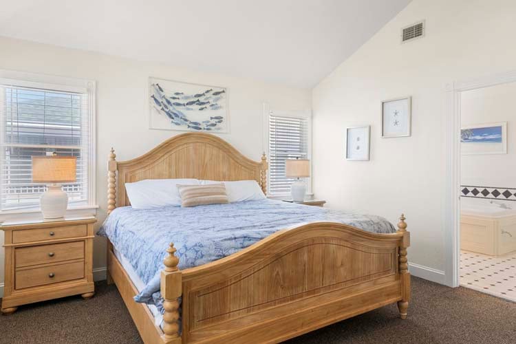 2nd Floor King with Private Bath