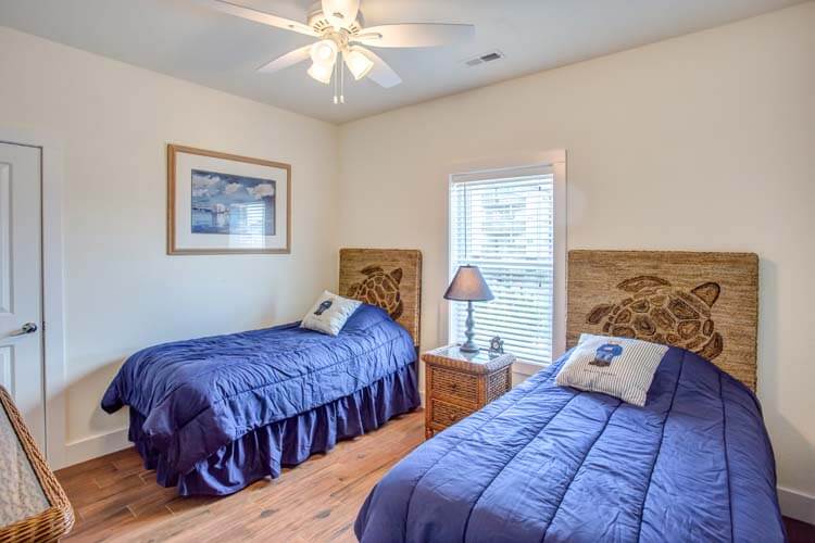 1st Floor Twins with Private Bath