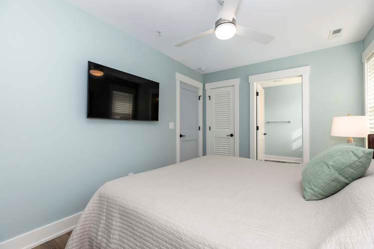 2nd Floor King with Private Bath (2)