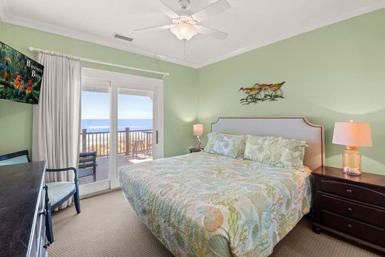 2nd Floor King with Private Bath