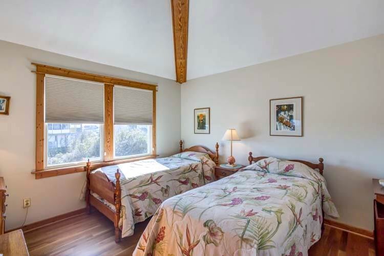 1st Floor Twins with Shared Bath