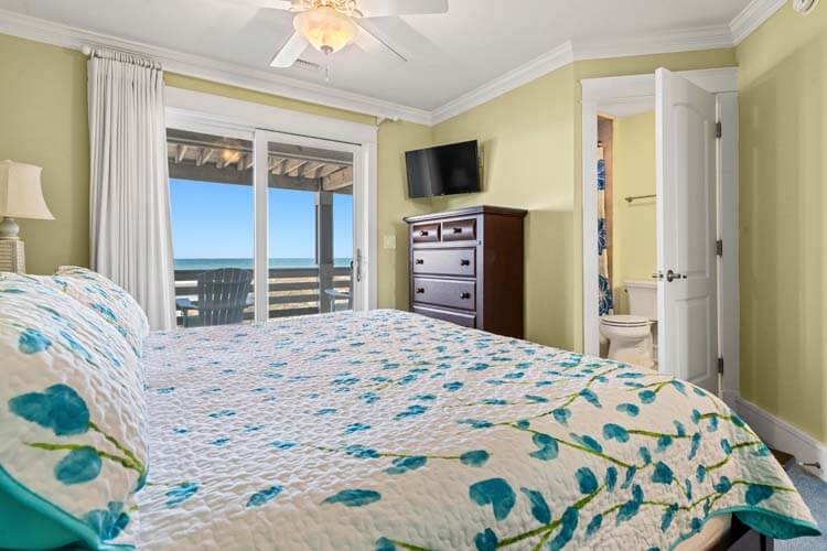 1st Floor King with Private Bath