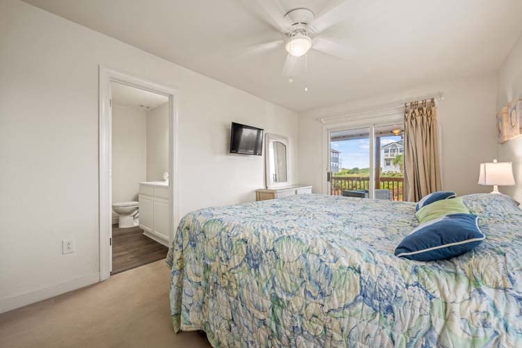 1st Floor King with Private Bath