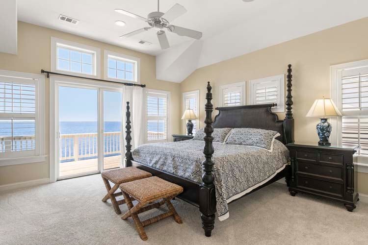 2nd Floor King with Private Bath