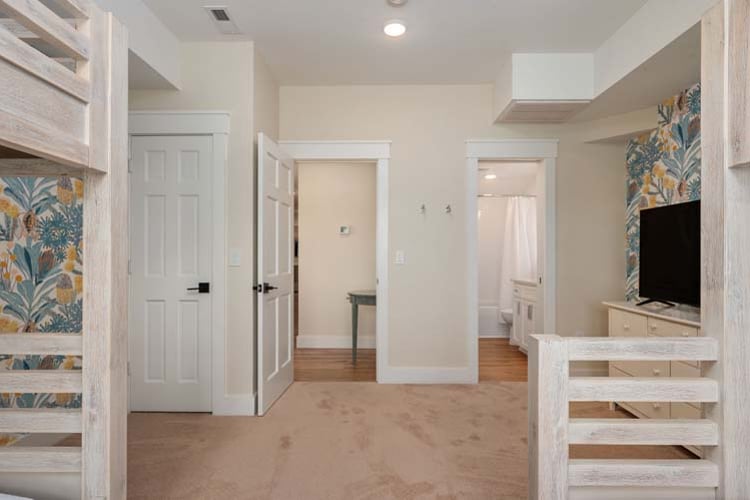 Ground Floor Twin/Queen & Twin Bunk with Private Bath (10)