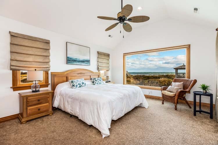 2nd Floor King with Private Bath