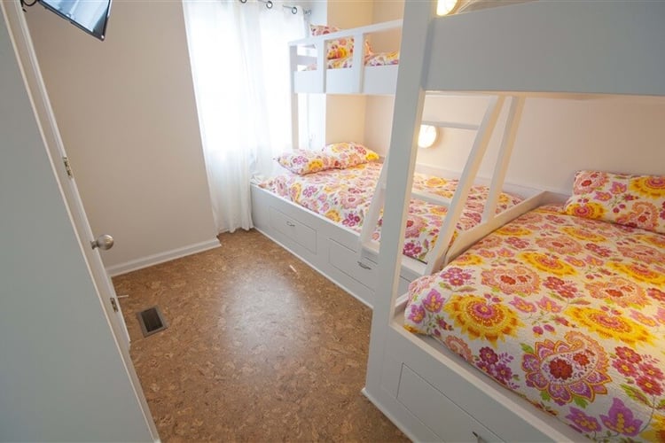 1st Floor Pyramid & Twin Bunk with Shared Bath