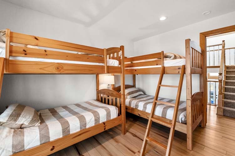 1st Floor Twin Bunks Bedroom