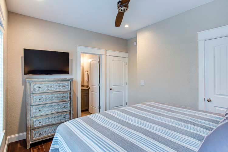 Ground Floor King with Private Bath