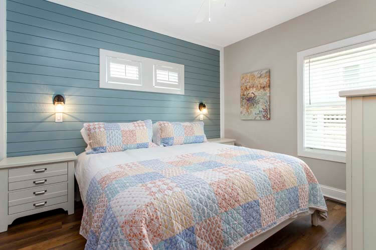 1st Floor King with Private Bath