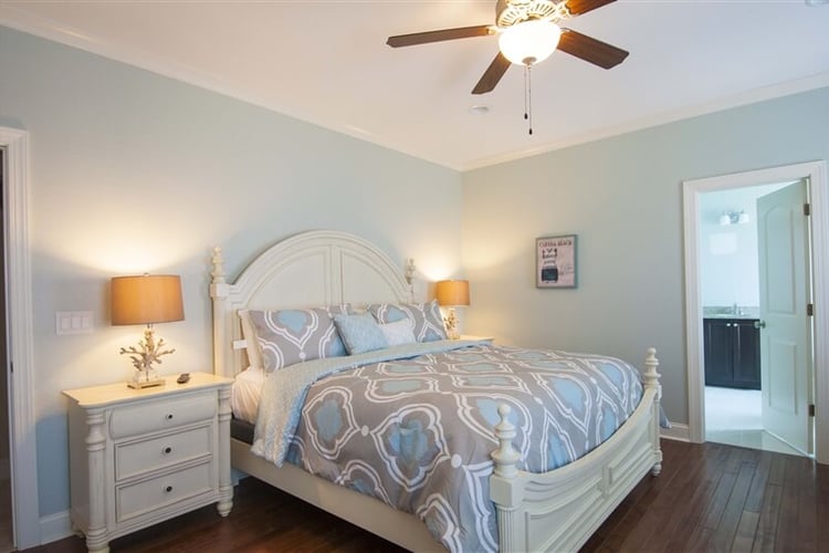 1st Floor King with Private Bath