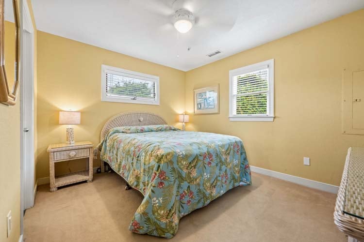 Ground Floor Queen with Shared Bath