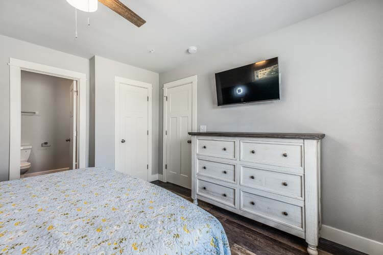 Ground Floor King with Private Bath