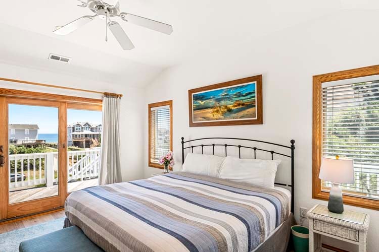 2nd Floor King with Private Bath
