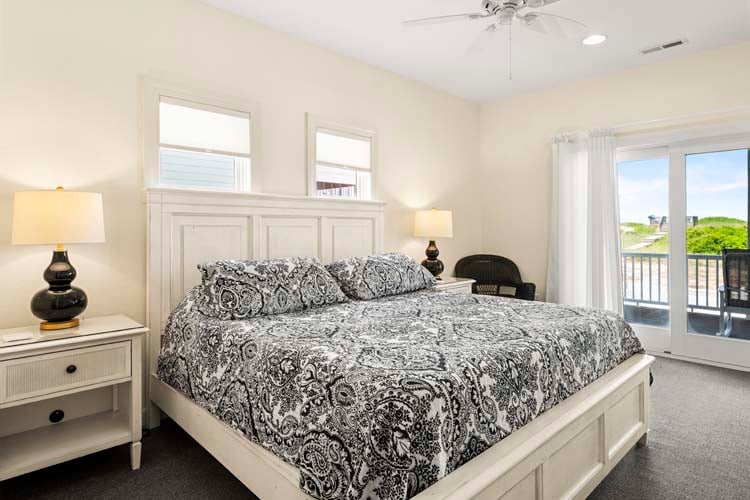 1st Floor King with Private Bath
