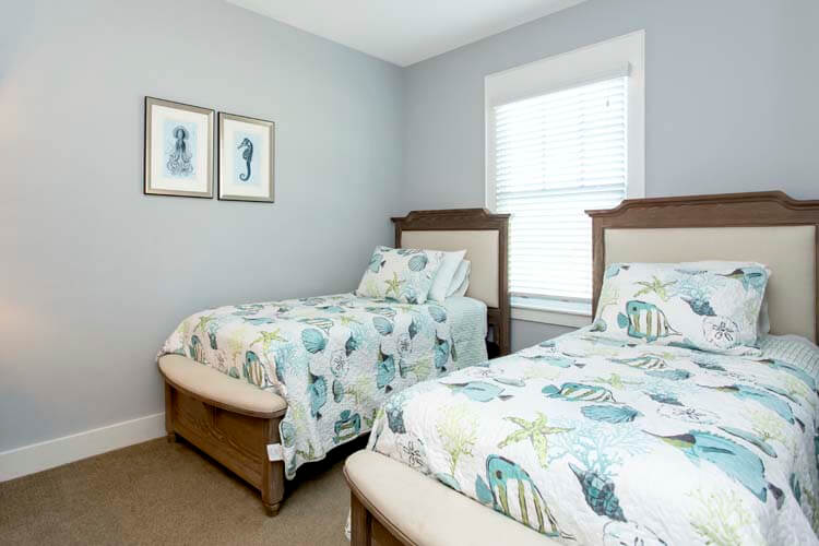 Ground Floor Twins with Private Bath