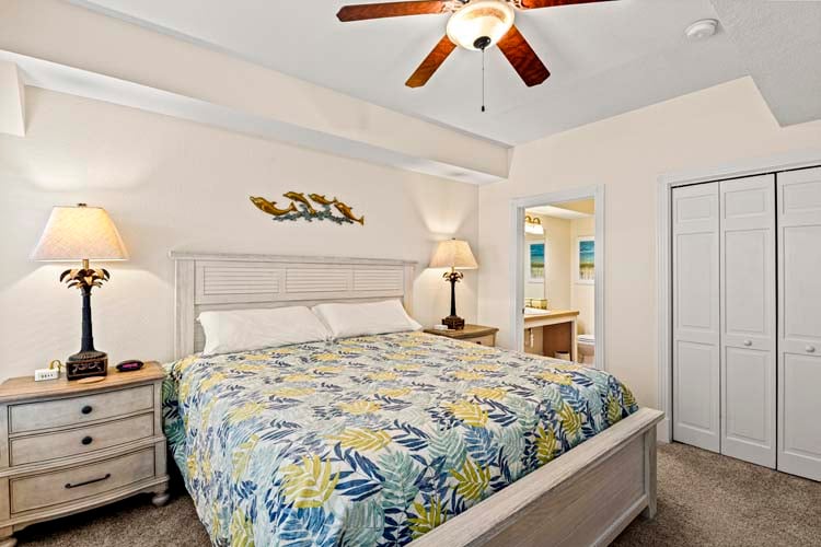 Ground Floor King with Private Bath