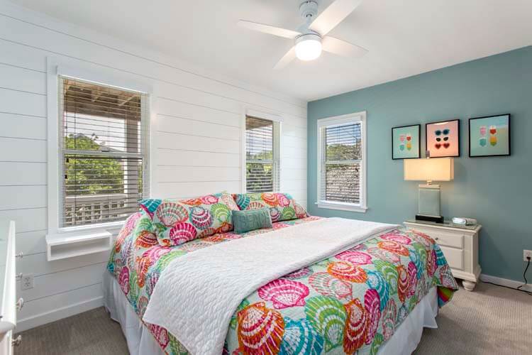 1st Floor King with Private Bath