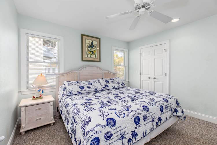 1st Floor King with Private Bath