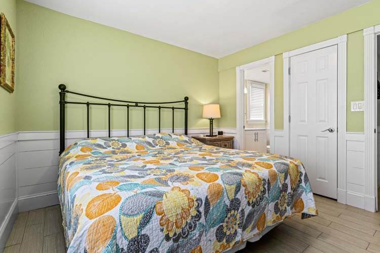 Ground Floor King with Private Bath