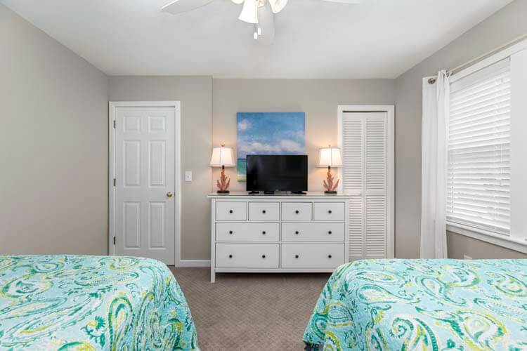 1st Floor Doubles Bedroom