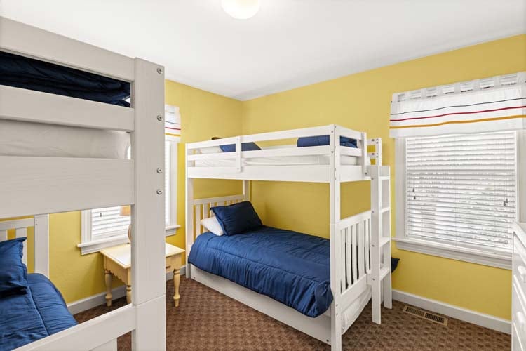 1st Floor Twin Bunks Bedroom