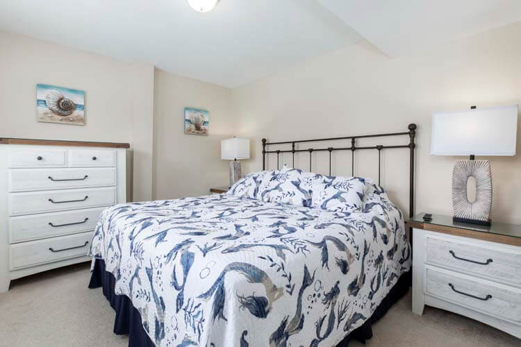 Ground Floor King with Private Bath