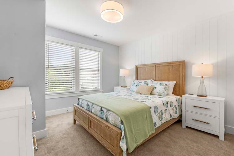 Top Floor Queen Bedroom